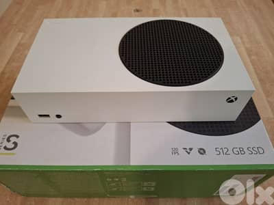 Barely Used Xbox Series S Bundle with Extra Controller and Top Games