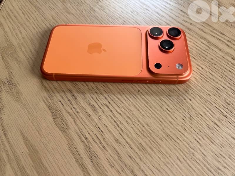 iphone 17 pro like new 1