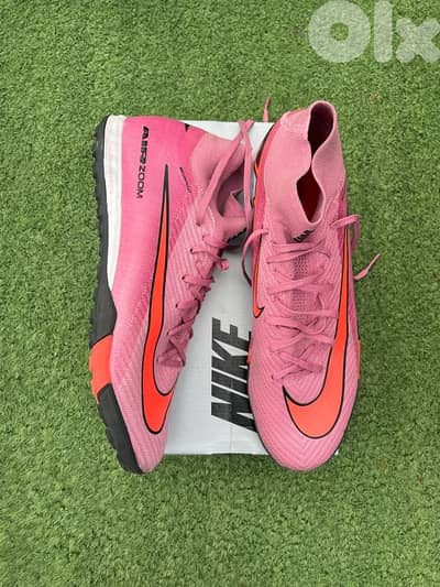 football shoes size 46