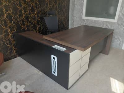 طاولة مكتب ماليزي جديد+ كرسي شبك