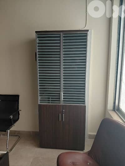 خزانة مكتب جديدة + كرسي شبك عدد ٢