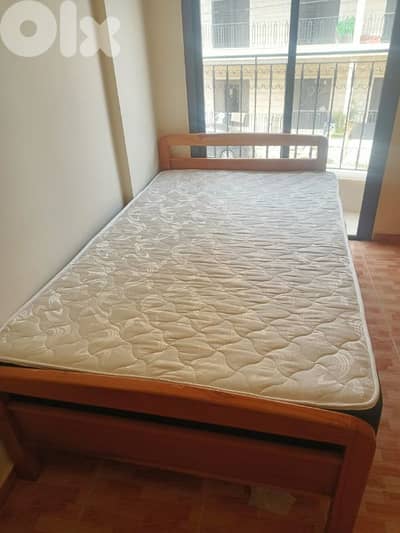 تخت مفرد ونص فرشه جديده