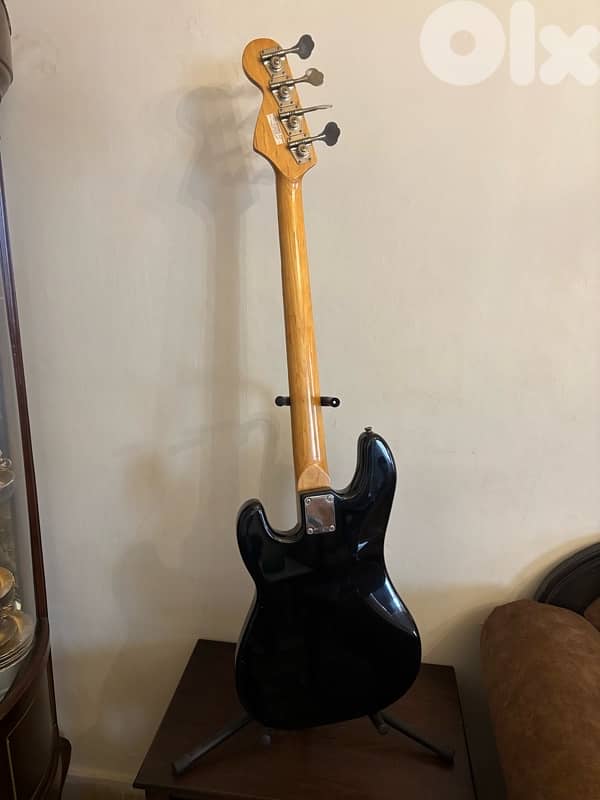 bass guitar electric 3