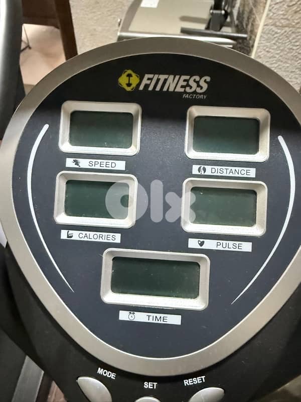 Elliptical Cross Trainer - Like New 1