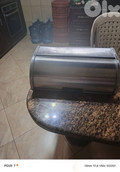 علبة خبز ستانلس ستيل