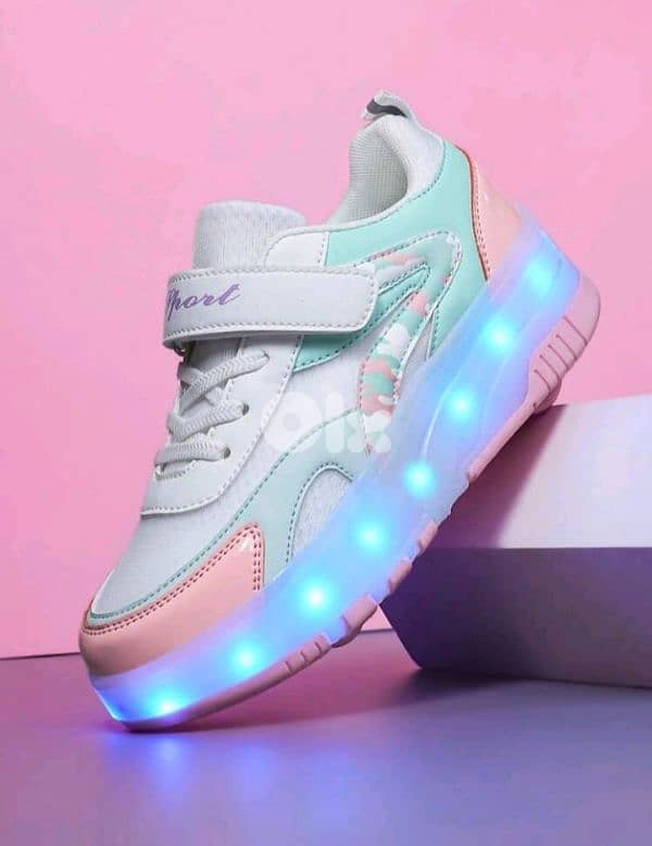New Fashionable Led Light-Up Roller Shoes With 4 Wheel Roller Skates 5