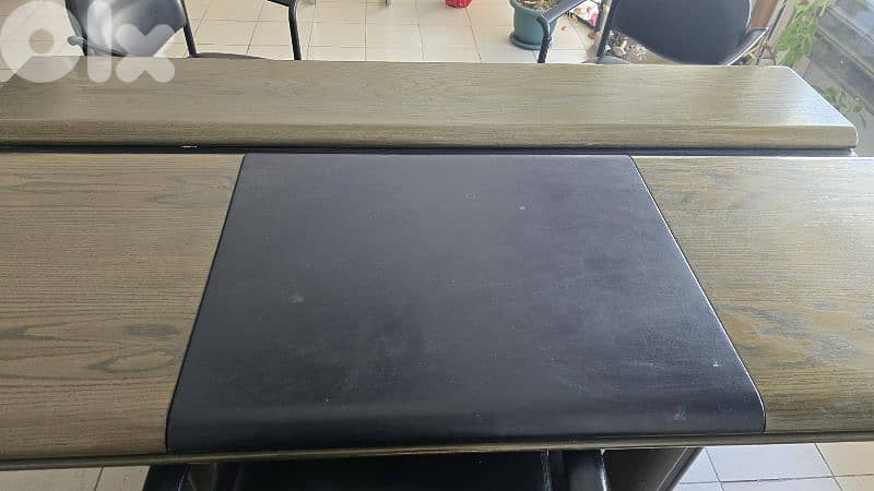 Executive Office Desk + Drawers + Side Table (Excellent Condition) 1