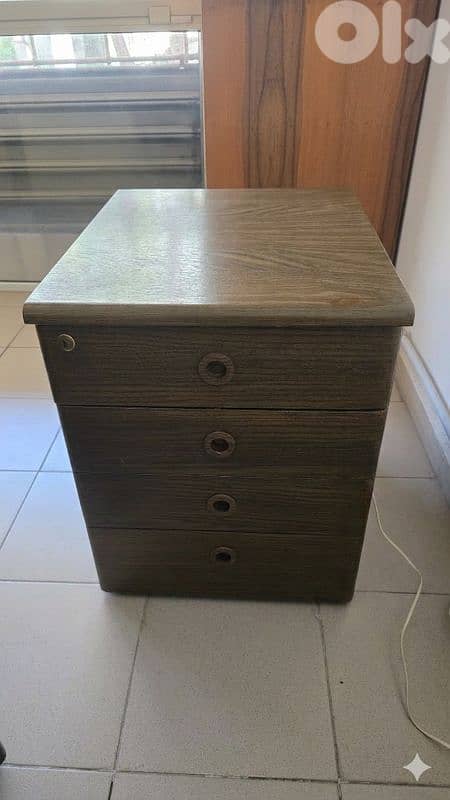 Executive Office Desk + Drawers + Side Table (Excellent Condition) 3