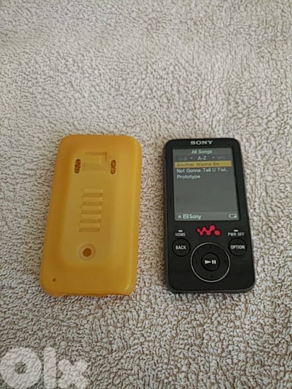 Old mini walkman Sony - Not Negotiable 3