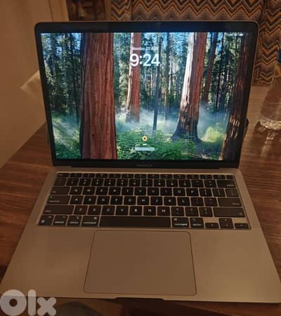macbook air M1 used like new