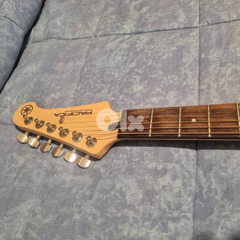 Yamaha Pacifica Sonic Blue Guitar 2