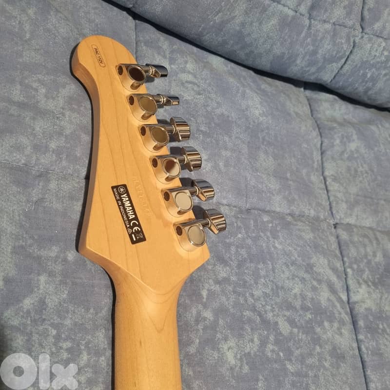 Yamaha Pacifica Sonic Blue Guitar 3