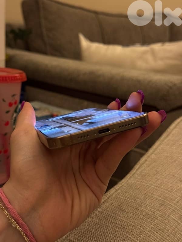iPhone 16 Pro Max [beige] - 256GB - Cracked screen (شعر) 3