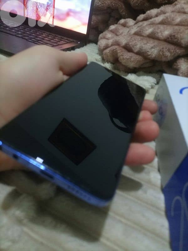 Tecno camon 20 pro 256gb 16 ram with the box 2