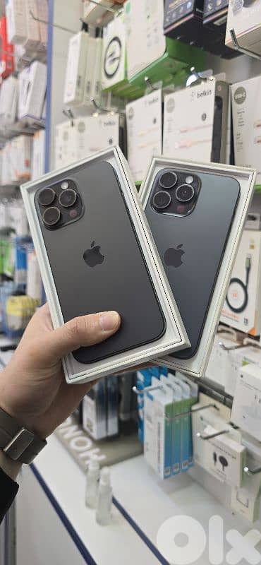 Iphone 15 pro max 256 gb like new 0 scratches
