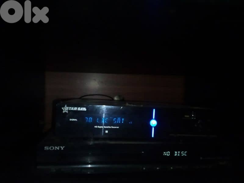 sony TV and dvd reader with receiver and speaker 11