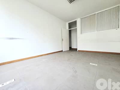 RAO26-5032 Office for Rent – Clemenceau | 190m²