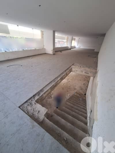 SHOWROOM | DORA MAIN ROAD | 900Sq | 8 PARKINGS, (DO-118)