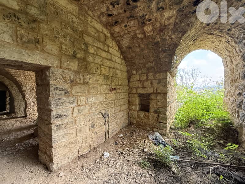Land with Heritage Villa for sale in Aley أرض مع فيلا تراثية في عاليه 1