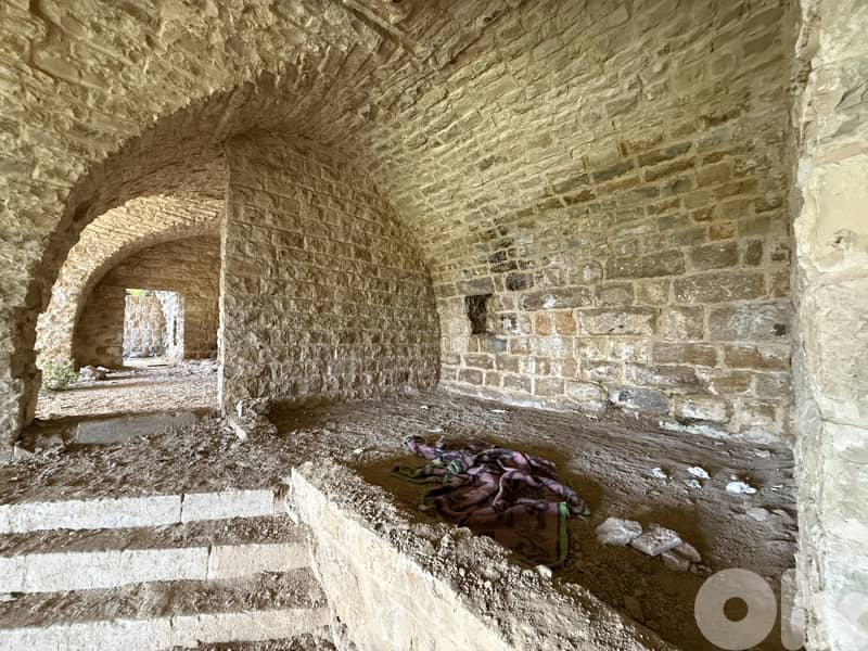 Land with Heritage Villa for sale in Aley أرض مع فيلا تراثية في عاليه 3