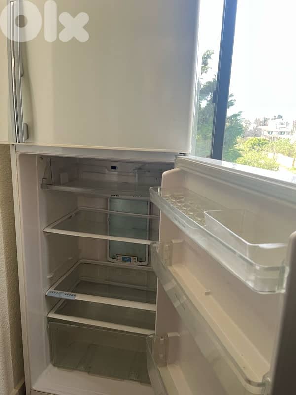 Hitachi refrigerator 1