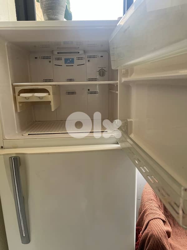 Hitachi refrigerator 2