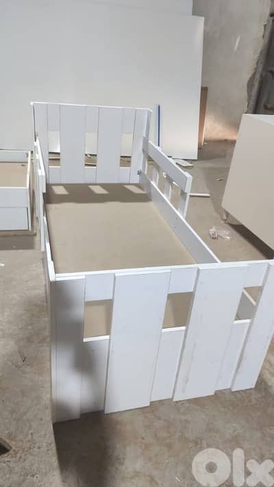 New Modern Bed 100cm High Quality