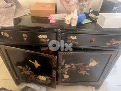 خزانة او كومود