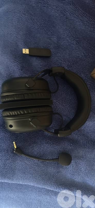 HyperX Cloud 2 Wireless Gaming Headset 1
