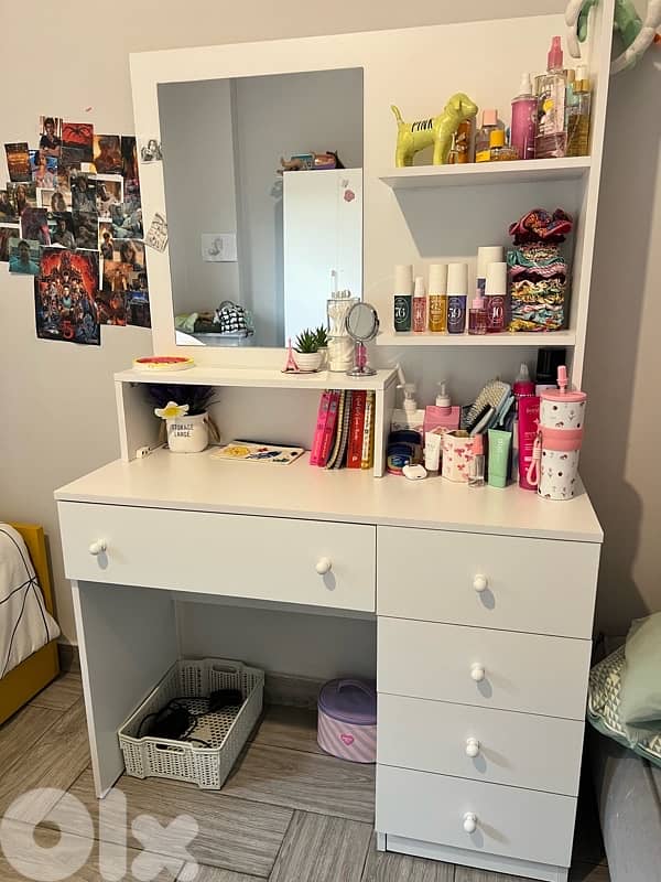 Bedroom closet and hair dresser 1