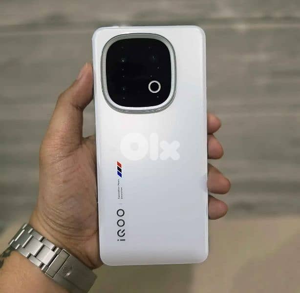 Vivo iQOO 13 BMW Edition ( 512 Gb / 16 Ram ) Like New 2