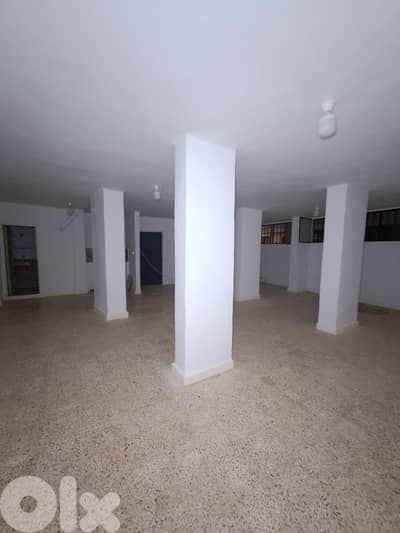 مستودع 80م للبيع في فردان