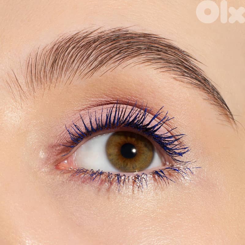 Essence I LOVE EXTREME BLUE crazy volume mascara 5