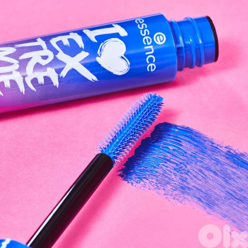 Essence I LOVE EXTREME BLUE crazy volume mascara 10