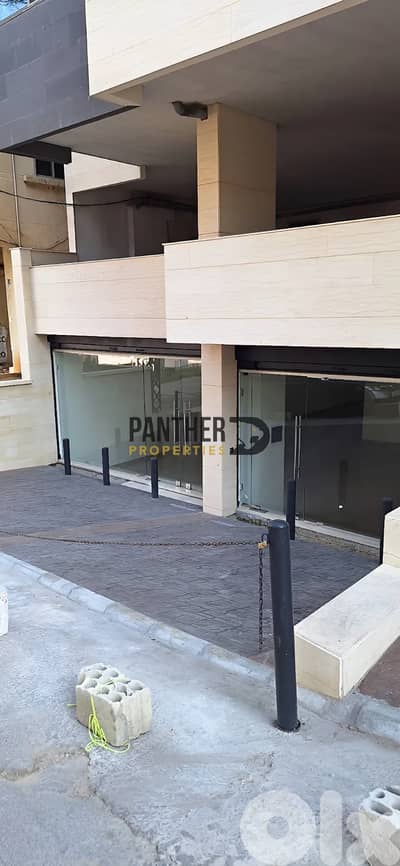 Modern Showroom in Sabtieh Ref#MC105صالة عرض عصرية سبتيه