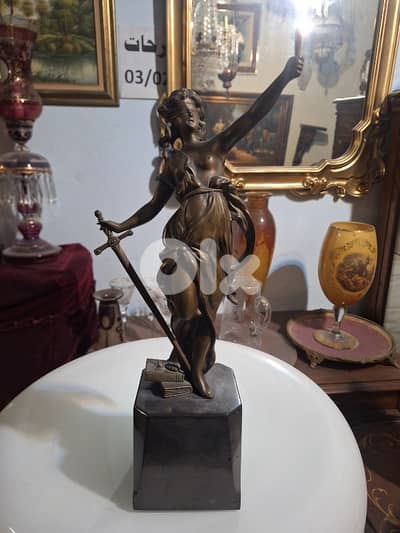تمثال برونز فرنسي انتيك رائع جدا ومميز
