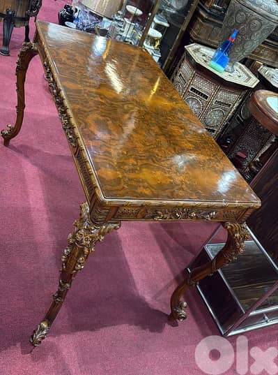 طاولة خشب ورد فرنسية انتيك فخمة ومميز حفر اليد رائعة جدا