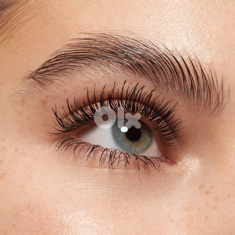 Essence I LOVE EXTREME crazy volume mascara 4
