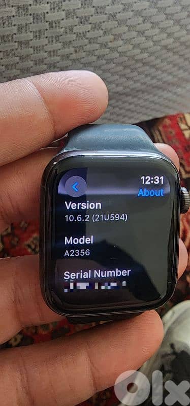Apple watch 44 mm SE موجودة ب سد البوشرية 03874930  بيتزبط السعر شوي