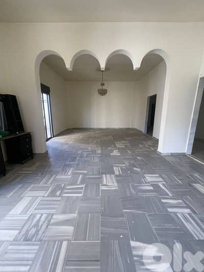 Apartment For Sale in Biaqout