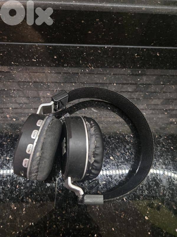JBL headphones 1