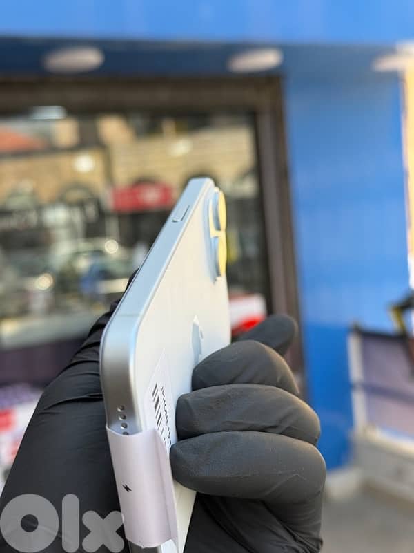 iPhone 15 open Box 3