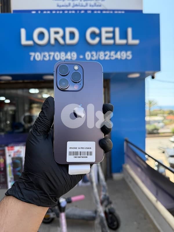 iPhone 14 Pro open Box 1