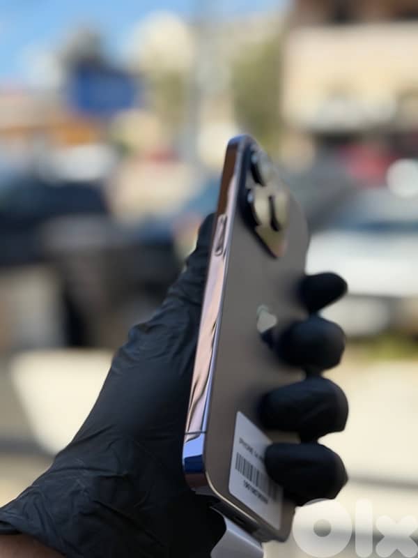 iPhone 14 Pro open Box 8