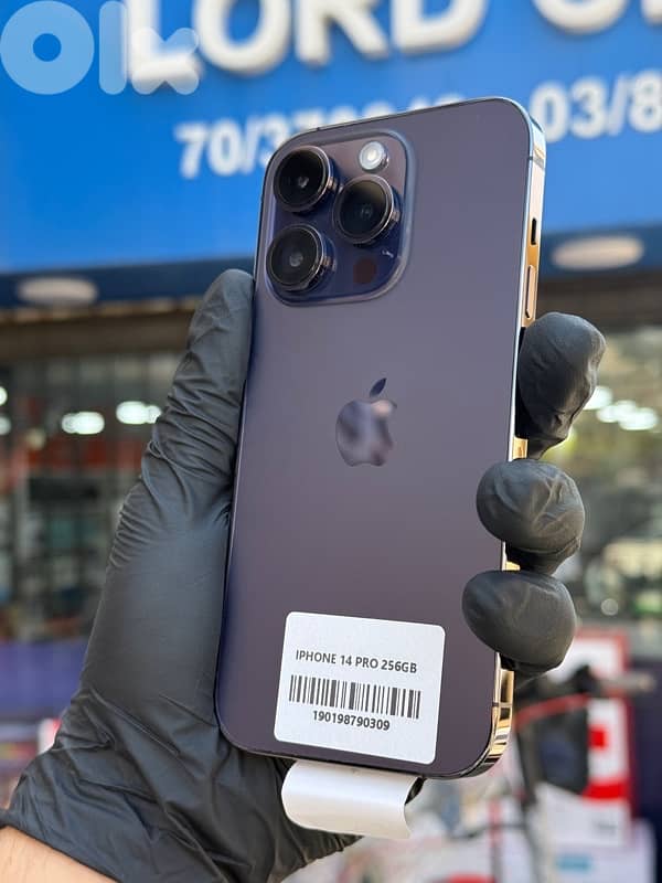 iPhone 14 Pro open Box 9