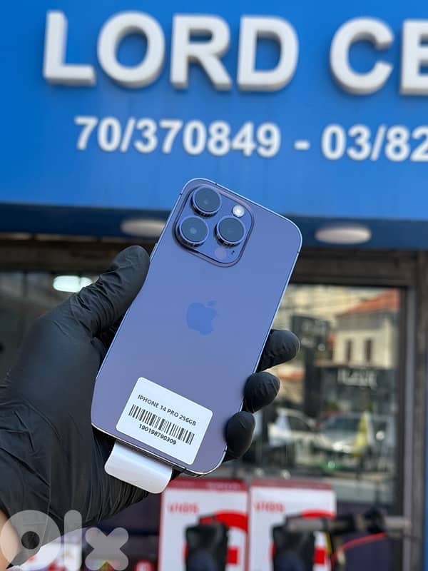 iPhone 14 Pro open Box 11