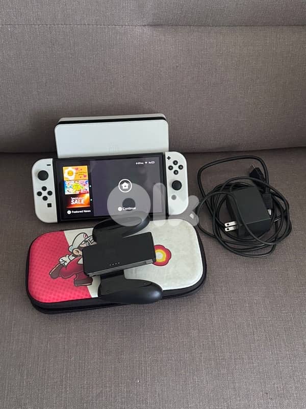 Nintendo Switch OLED White – Like New – Full Set + Box + Case 4