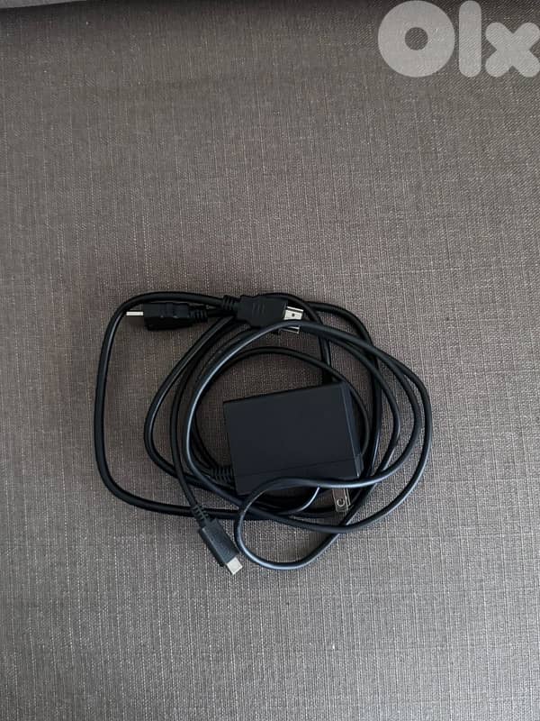 Nintendo Switch OLED White – Like New – Full Set + Box + Case 6