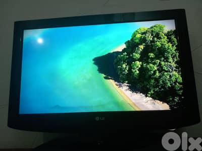 LG HD TV 24" with HDMI & Remote - Good condition