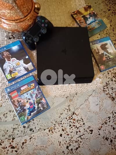 ps4 slim with 6 cds